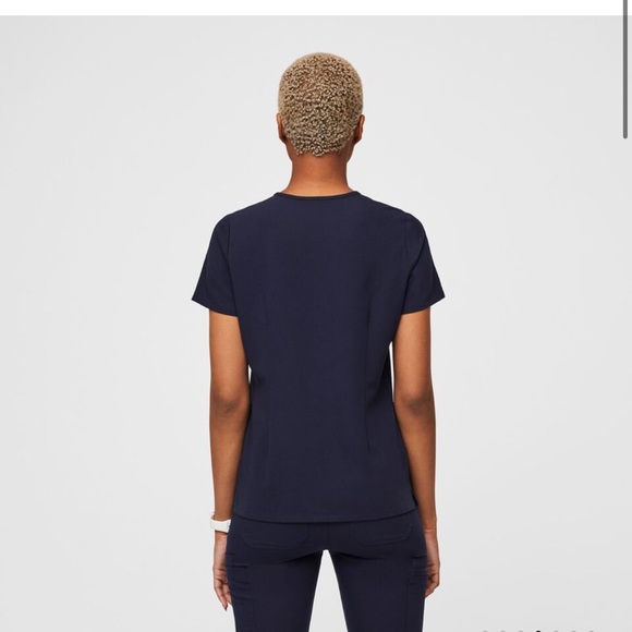 figs scrub top - Picture 5 of 6